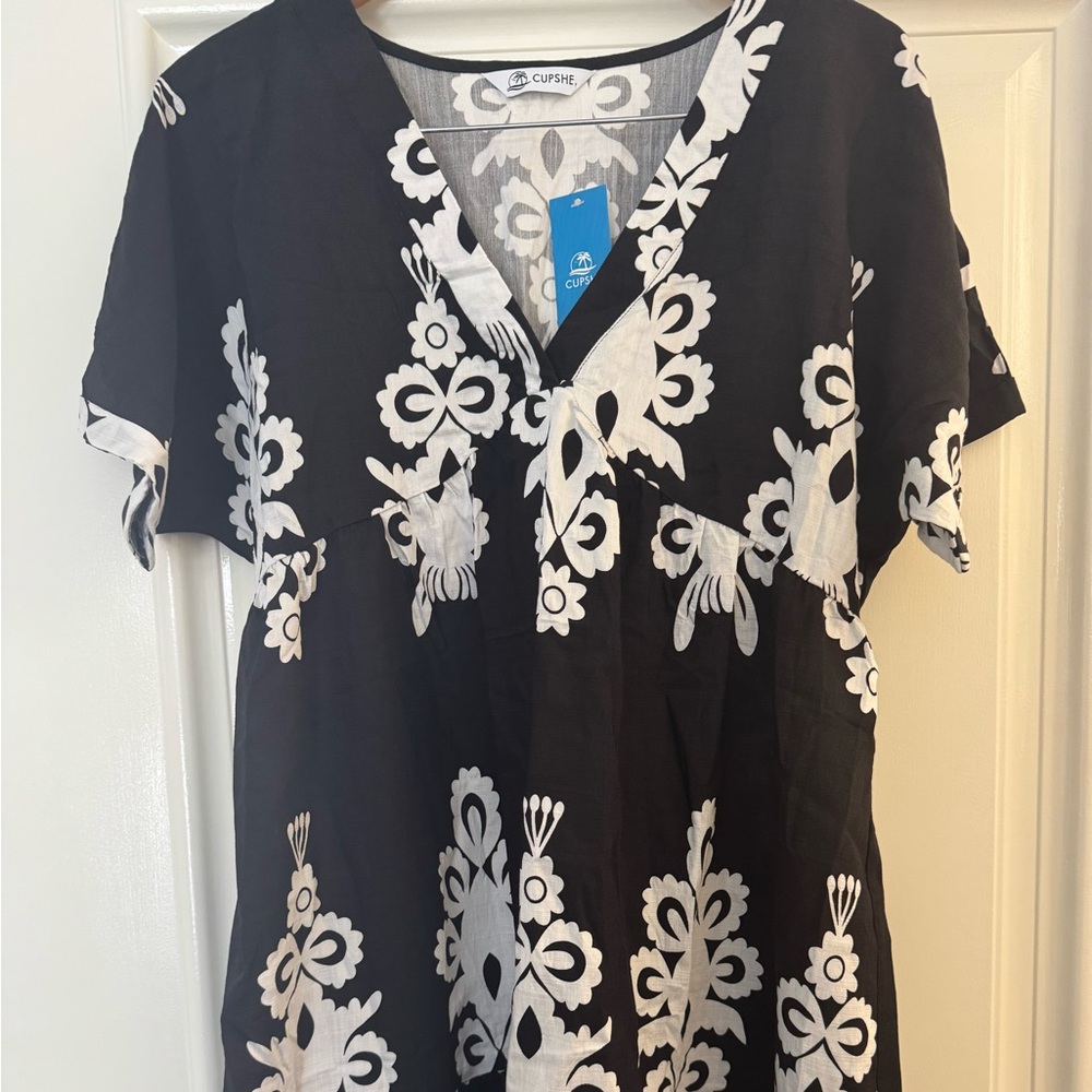Cupshe Black and White Floral Top